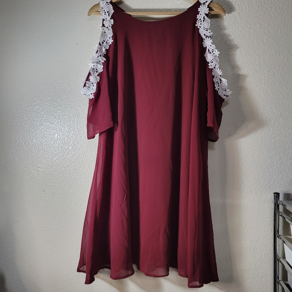 Roiii Cold Shoulder Lace Accent Dress